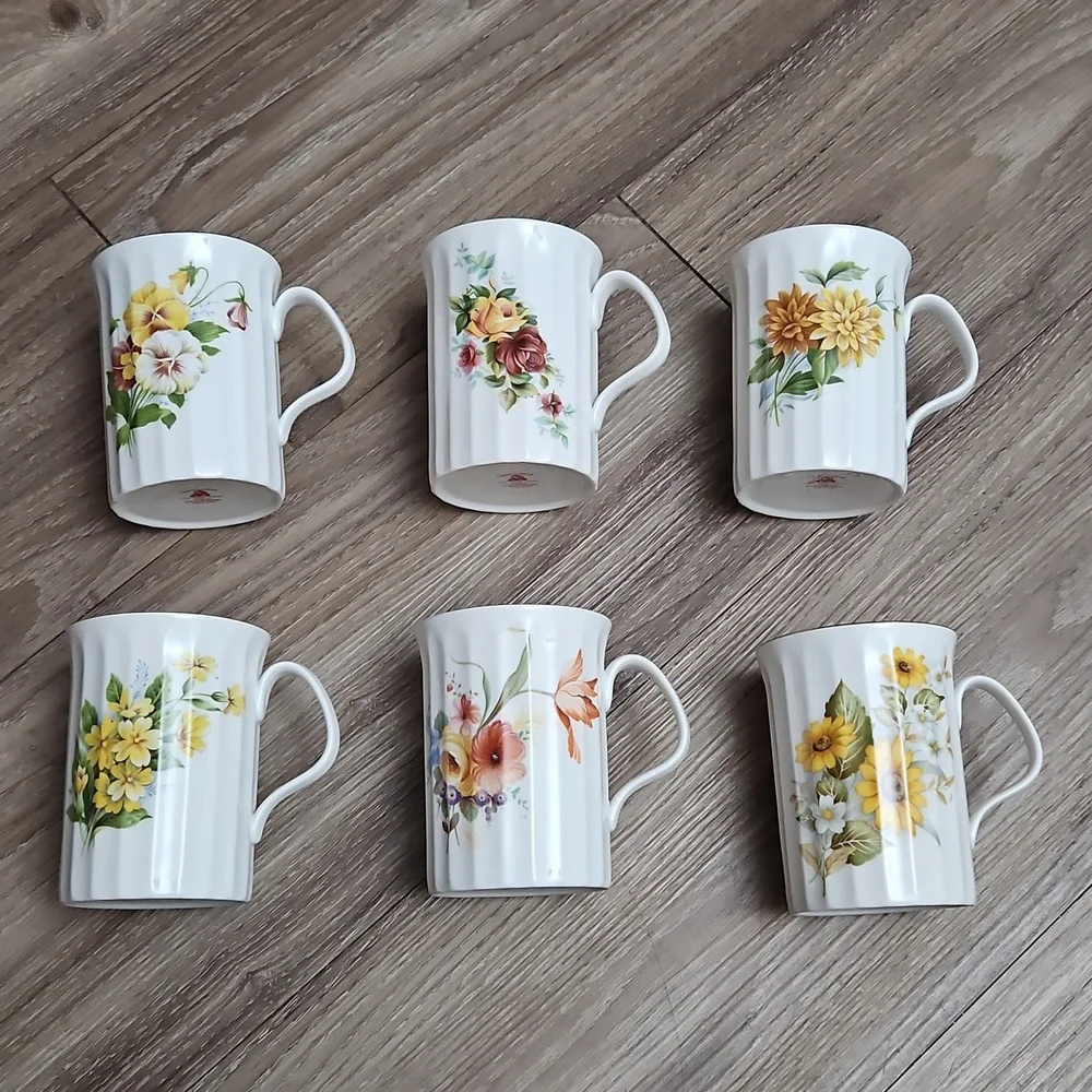 Vintage Staffordshire Queensway Fine Bone China Ribbed Gold Trim Floral Cup Mugs